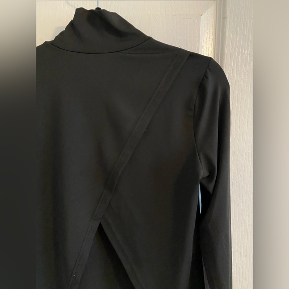 Black Open Back Turtleneck Top - Picture 4 of 4